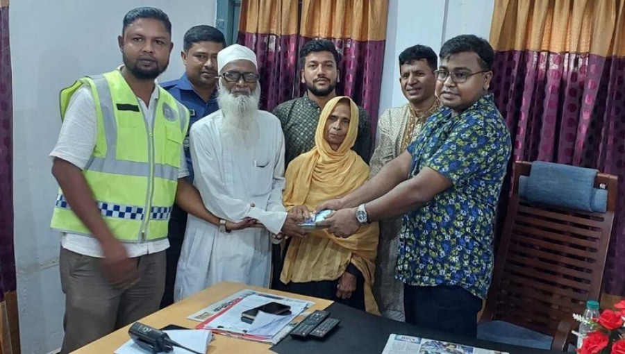 "Chilmari Model Police Station officers recover 168,000 taka in pension money belonging to retired headteacher Delwar Hossain, leveraging technology for the successful operation."