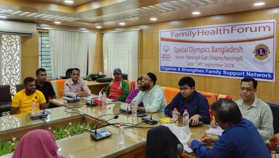 Parents of children with intellectual disabilities attend the Family Health Forum training organized by Special Olympics Bangladesh in Narsingdi on September 14. Photo: V7N