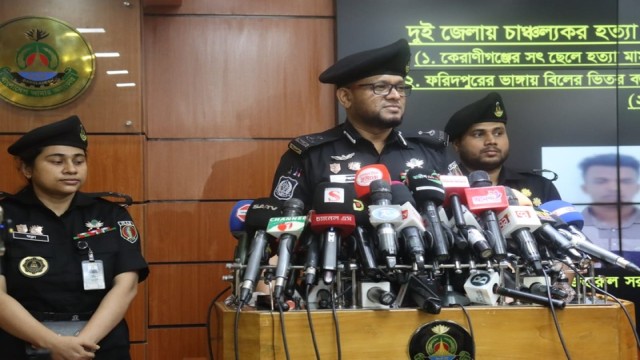 “RAB-10 officials addressing the media during a press conference on the recent arrests of main suspects in high-profile murder cases in Keraniganj and Faridpur.”