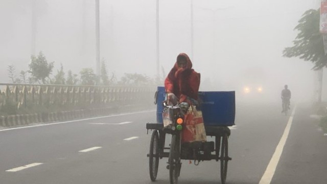 Rajshahi Greets the Season’s First Fog, Signaling Winter’s Arrival