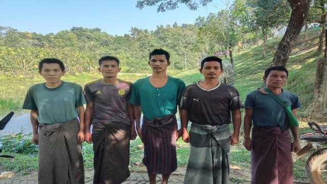 5 Myanmar Security Personnel Seek Refuge in Bangladesh Amid Border Clashes