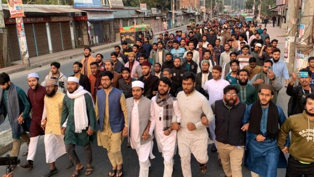 RU Students Protest Shooting of Dhaka-8 Aspirant Osman Hadi