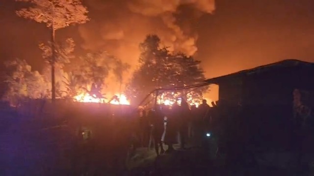 Fire Breaks Out at Rohingya Camps in Teknaf, Over 100 Shelters Destroyed