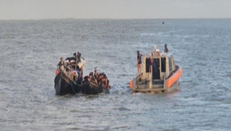 Myanmar BGP Trawlers Attempt to Enter Bangladesh