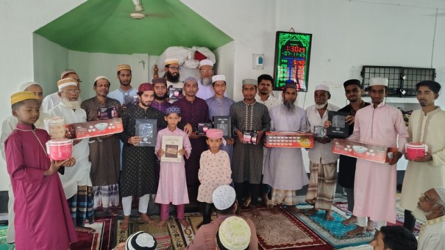 Patharghata Residents Awarded for Praying in Congregation for 41 Days