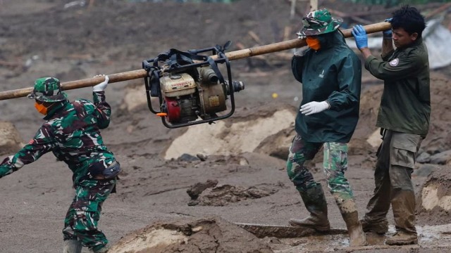 Death Toll from West Java Landslide Rises to 53; Dozens Still Missing