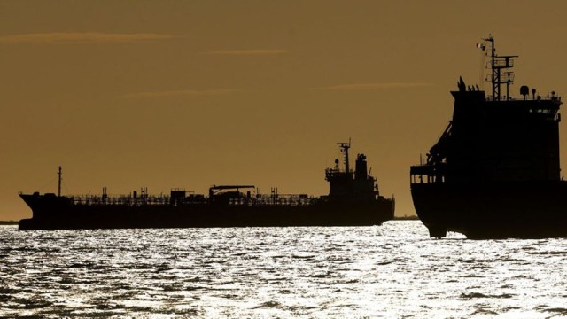 US Eases Sanctions on Iranian Oil Amid Soaring Global Prices