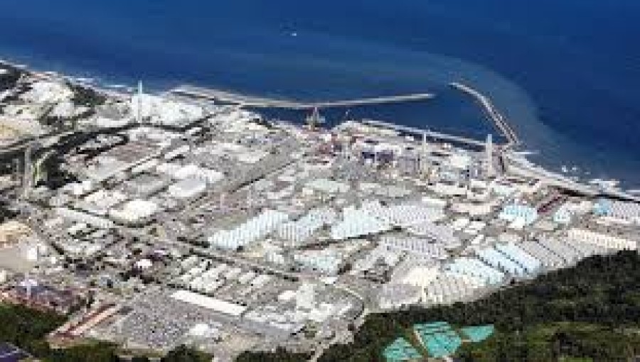 Fukushima Debris Removal Trial Halted After Preliminary Steps, Investigation Underway