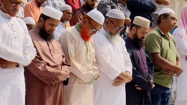 First Friday of Ramadan Observed with Huge Congregations