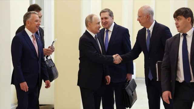 Trump Says Russia Ready for Peace Deal; Envoy to Be Sent to Moscow