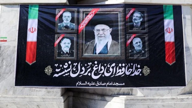 Tributes Pour In Across Tehran as Three-Day Farewell for Khamenei Begins