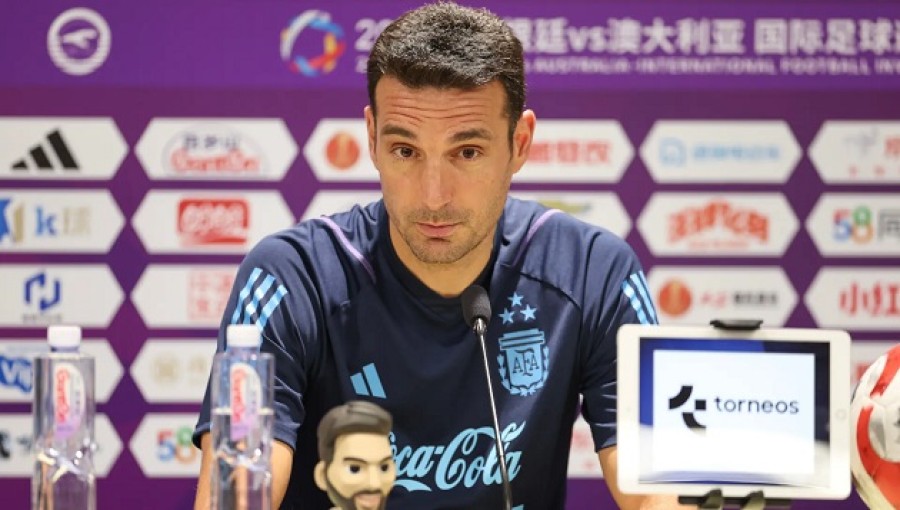 Lionel Scaloni Urges Fans to Enjoy Messi and Di Maria in Copa America