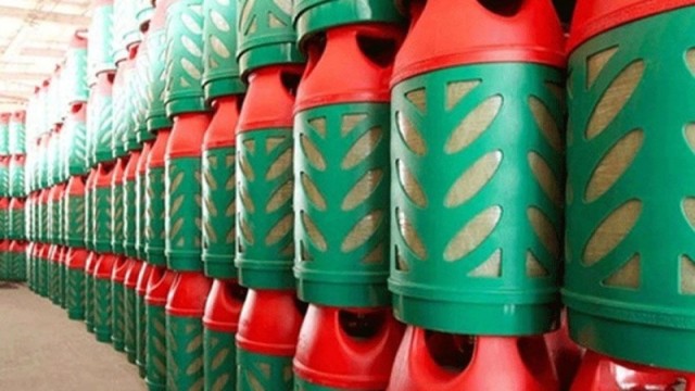 Severe LPG Cylinder Shortage Disrupts Daily Life in Rajshahi