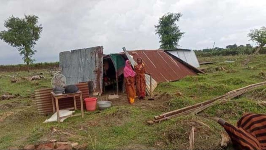 70 Families Left Homeless by Padma River Erosion in Bagha, Rajshahi