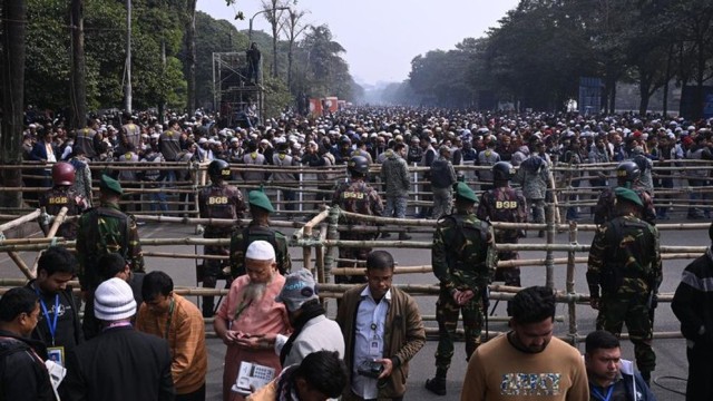 Thousands Gather at Manik Mia Avenue to Bid Farewell to Khaleda Zia