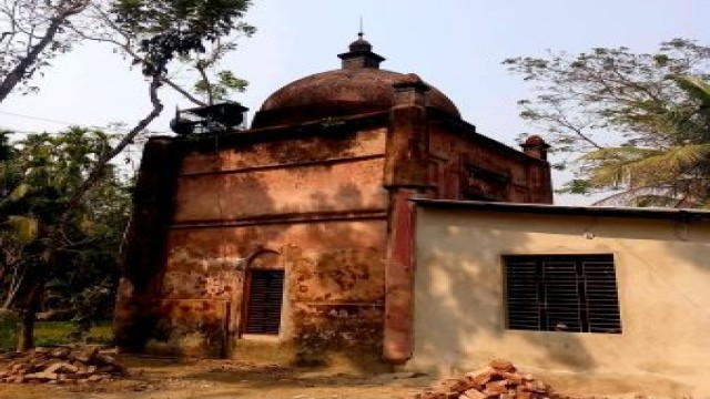 Four-Century-Old 'Paka Mosque' in Jhalakathi at Risk of Collapse
