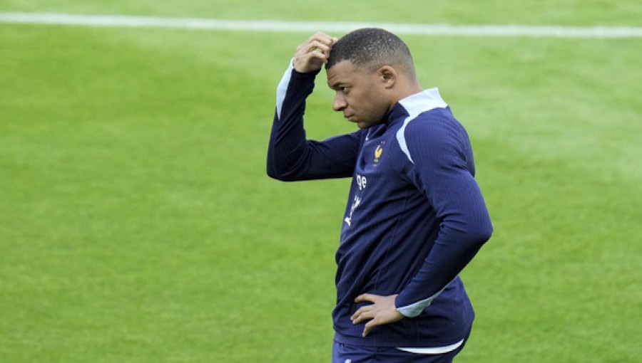 Mbappé Left Out of France Squad for Nations League Matches