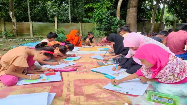 Children Celebrate Bangladesh's Monsoon Beauty Through Art at Batighar Library