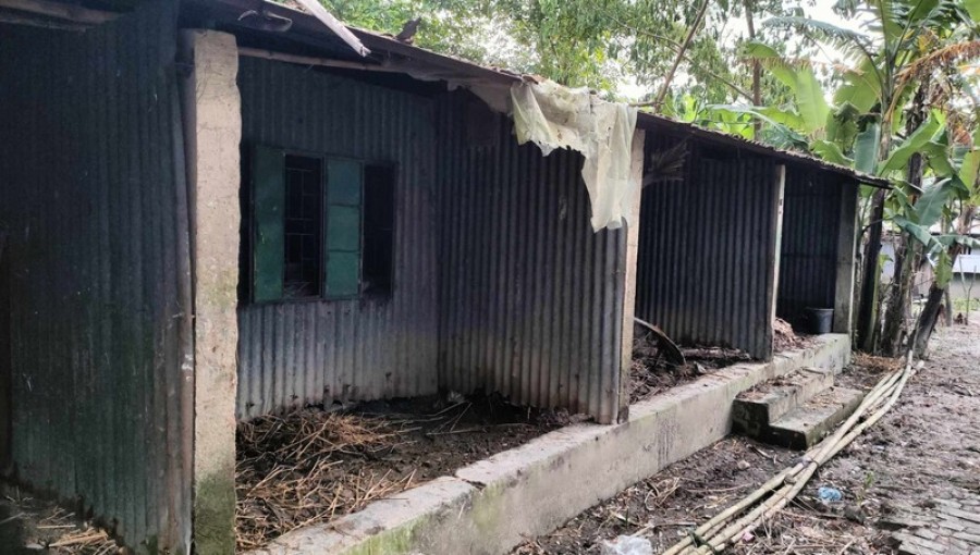 Residents of Purbo Krishnanagar's Ashrayan Project barracks endure harsh living conditions due to severe disrepair and inadequate maintenance. Many homes are flooded and damaged, leaving families struggling to find shelter and basic necessities. Photo: V7N