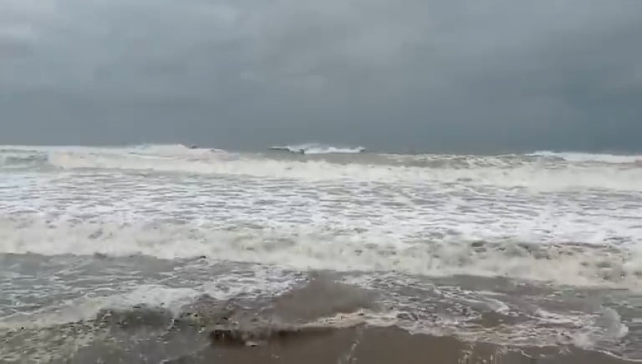 Residents of Cox's Bazar brace for potential flooding as Cyclone Rimal's impact lessens but the threat of a tidal surge remains. Photo: Voice7 News