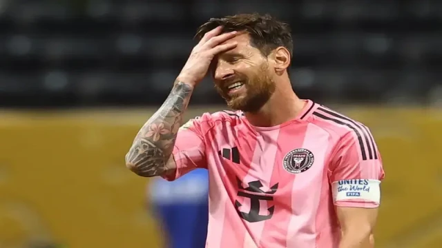 Lionel Messi shows his frustration during Inter Miami’s 4-0 loss to Paris Saint-Germain in the Round of 16 at the 2025 FIFA Club World Cup, held June 29 at Mercedes-Benz Stadium.