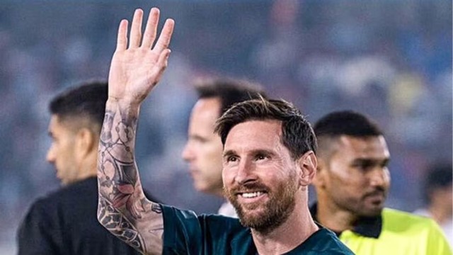 From Chaos in Kolkata to Celebration in Hyderabad: Messi Charms Fans with Peaceful Presence