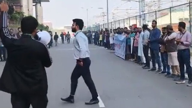 DMTCL Officers Form Human Chain Demanding Modern, Government-Compliant Service Rules