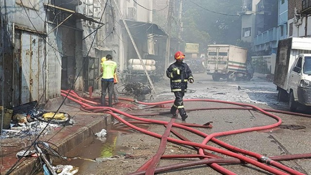 Toxic Smoke Still Rising 72 Hours After Mirpur’s Shialbari Fire