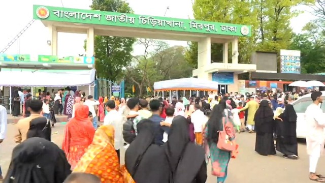 Thousands Visit National Zoo in Mirpur on Second Day of Eid
