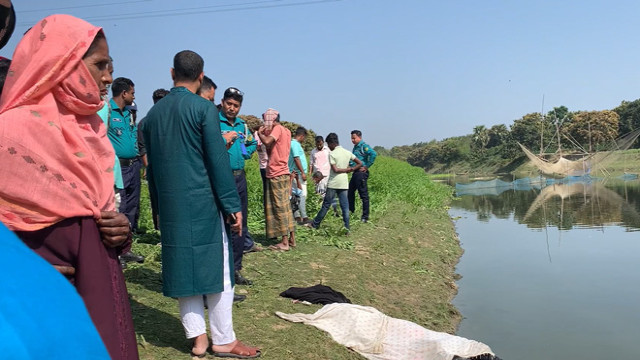 Locals discover the body of 45-year-old Altaf Hossain, prompting an investigation into his mysterious death.