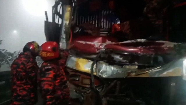 Dense Fog Triggers Three Accidents on Dhaka–Mawa Expressway, 20 Injured
