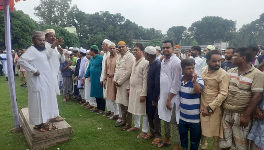 Mourners gather for the funeral prayers of the late Advocate Nadim Mostafa, a former two-time Member of Parliament for Rajshahi-5 Puthia-Durgapur constituency and BNP leader, held at various locations on Monday.