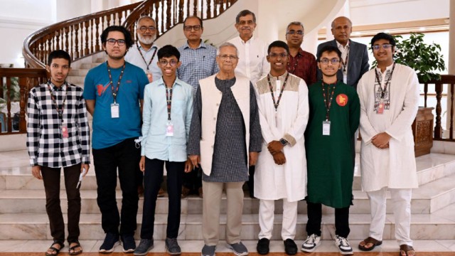 Chief Adviser Professor Muhammad Yunus meets with six medal-winning students of the International Math and Biology Olympiads at the State Guest House Jamuna on September 8, 2025.