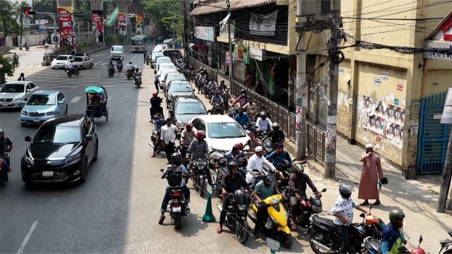 Experts Urge Market-Based Fuel Pricing Amid Middle East Volatility