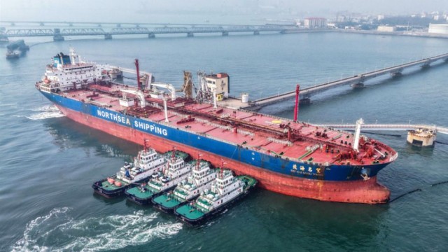 Global Oil Prices Surge Past $115 as Middle East Conflict Intensifies