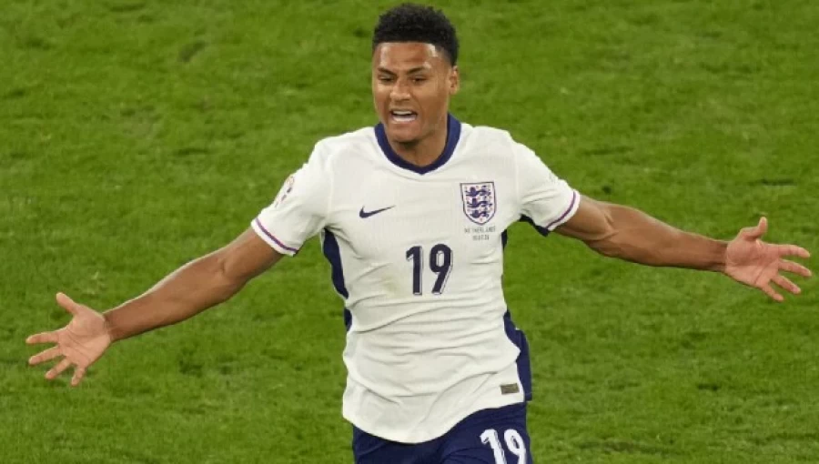 In a Euro 2024 tournament quarterfinal played in Dortmund versus the Netherlands, Ollie Watkins celebrates his second goal for England.