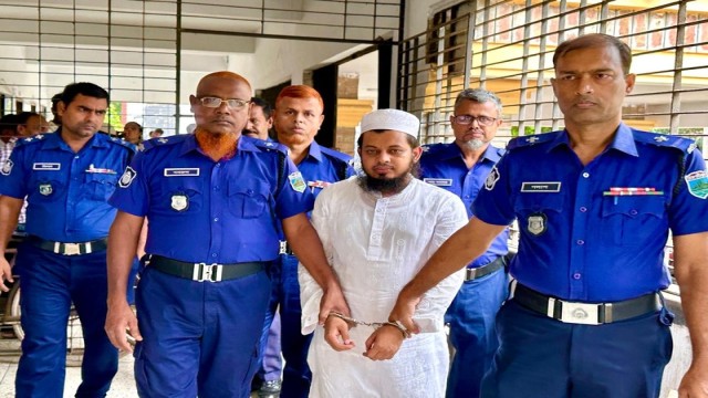 Convicted Tanvir Hossain at Pabna Additional District and Sessions Judge’s Court on Monday afternoon following the verdict in the triple murder case.