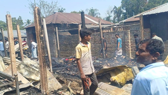 Housewife Dies in Devastating Fire in Ishwardi; Four Houses and 12 Goats Burnt to Ashes