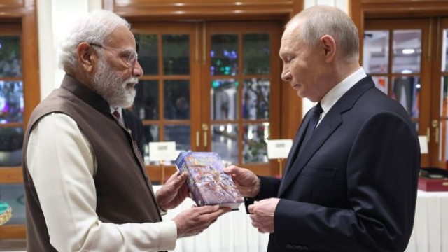 PM Modi Gifts Russian Translation of Bhagavad Gita to President Putin During State Visit