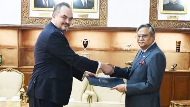 President Shahabuddin Receives Credentials from New US Ambassador