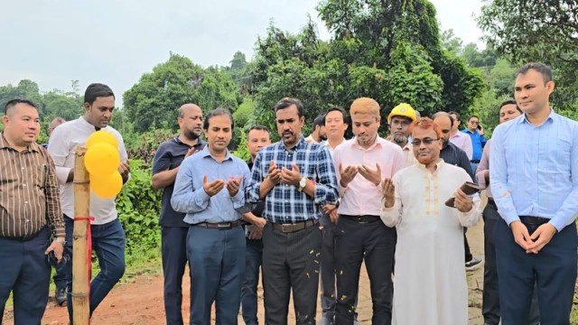 Vice-Chancellor Professor Dr. Md. Atiar Rahman offers a prayer after inaugurating the student hostel construction at Rangamati Science and Technology University. (Photo: V7N)