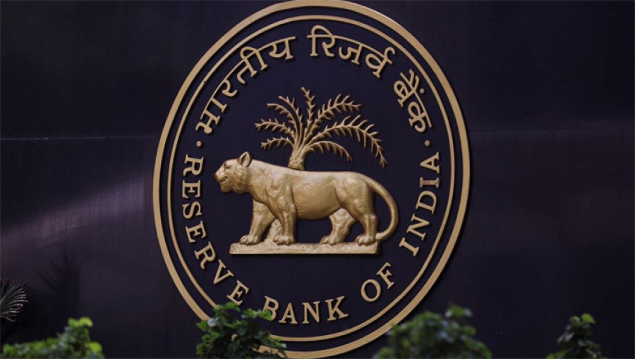 India's Growth Slows, But RBI Maintains Rates to Combat Inflation