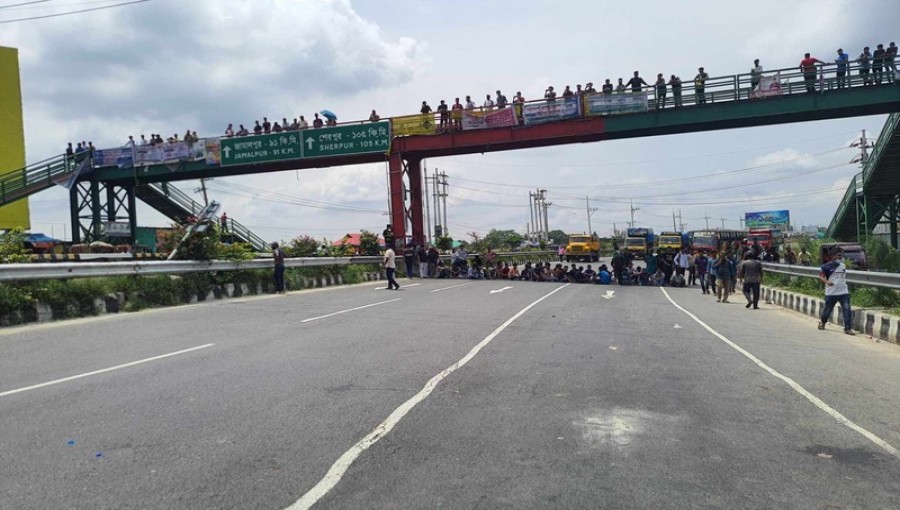 Chhatra League Retreats Amidst Student Protests in Tangail