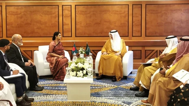 Syeda Rizwana Hasan holds a bilateral meeting with Saudi Arabia’s Minister of Environment, Water, and Agriculture, Engineer Abdulrahman bin Abdulmohsen Al-Fadli, on the sidelines of the OIC Water Ministers Conference in Jeddah.