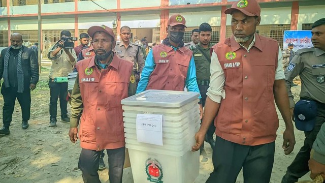 Voting Equipment Being Distributed Across Rangpur Ahead of 13th National Election