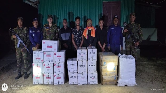 UP Member Among 4 Arrested with Smuggled Cigarettes, Cash in Rangamati