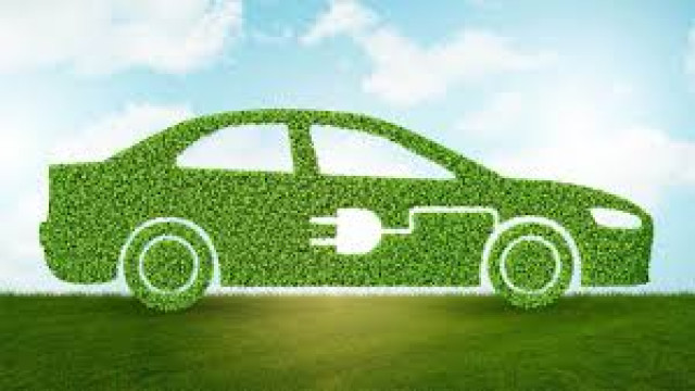 Four electric vehicles begin test operations; decision on full rollout to follow student feedback.