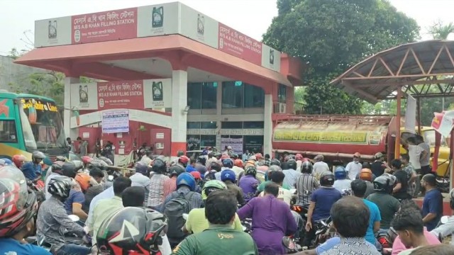 Satkhira Administration Withdraws Mandatory Fuel Card Order Following Public Backlash