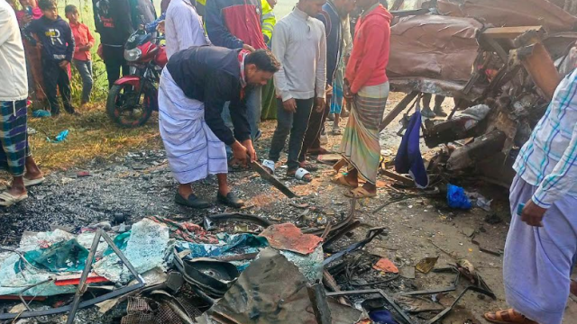 Two Killed, 10 Injured in Head-on Bus Collision on Pabna–Dhaka Highway