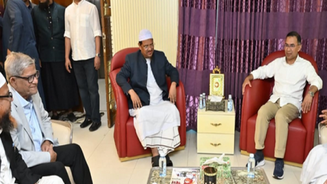 Tarique Rahman Meets Charmonai Pir to Build 
